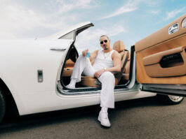 apache 207 for wrigleys extra 2026 in his RR cabriolet